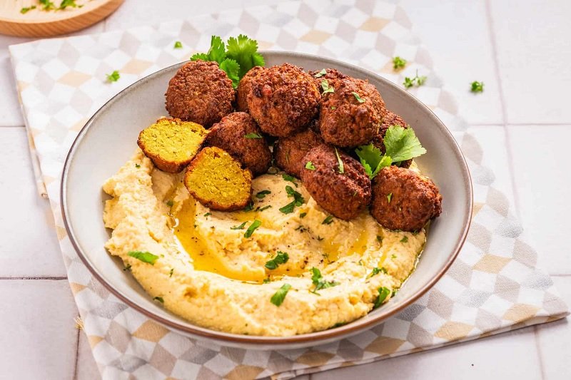 Falafel and Hummus